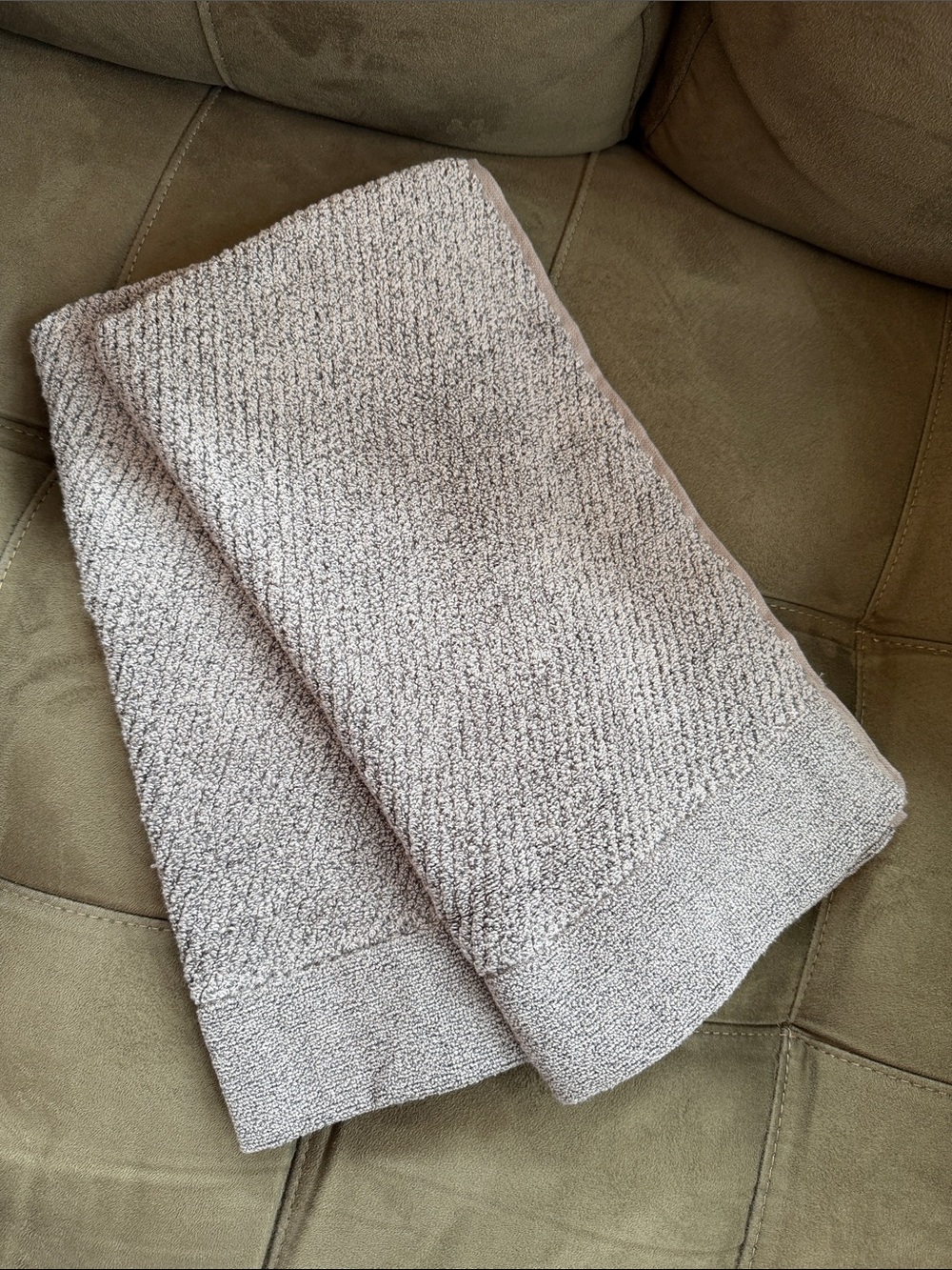 EVERPLUSH 6-Piece Towel Set in Gray - Picture 4 of 8